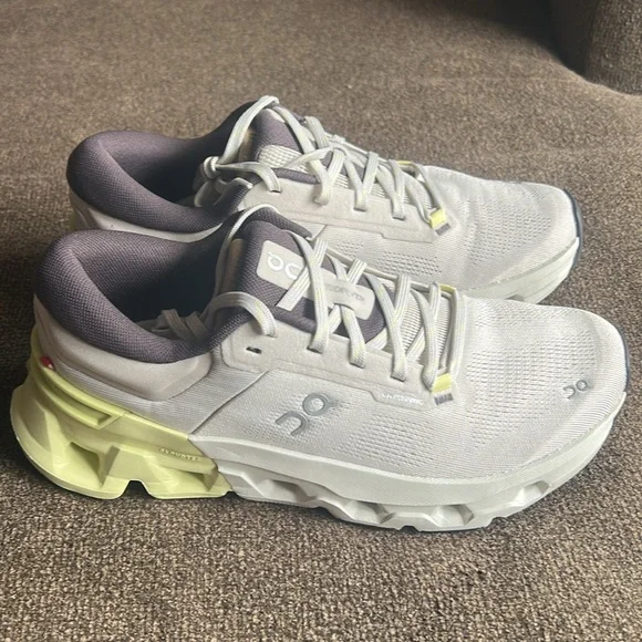 ON Running CloudFlyer 5 NEW!! - Picture 2 of 5